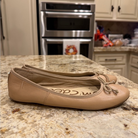 Sam Edelman Women's Beige Ballet Flats - Picture 4 of 6